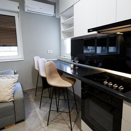 Minimalist Design Apartament In Magheru Bucarest Extérieur photo