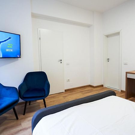 Minimalist Design Apartament In Magheru Bucarest Extérieur photo
