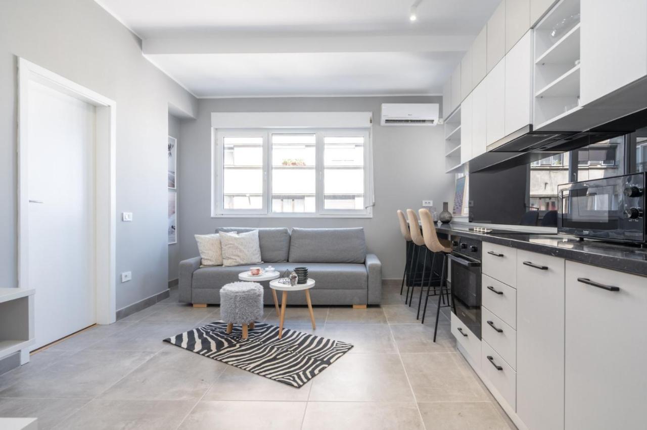 Minimalist Design Apartament In Magheru Bucarest Extérieur photo