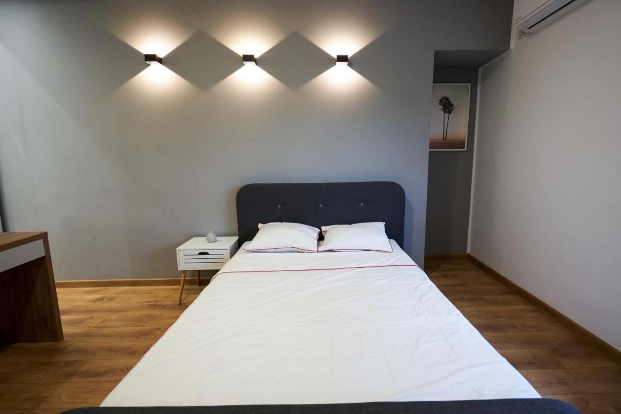 Minimalist Design Apartament In Magheru Bucarest Extérieur photo