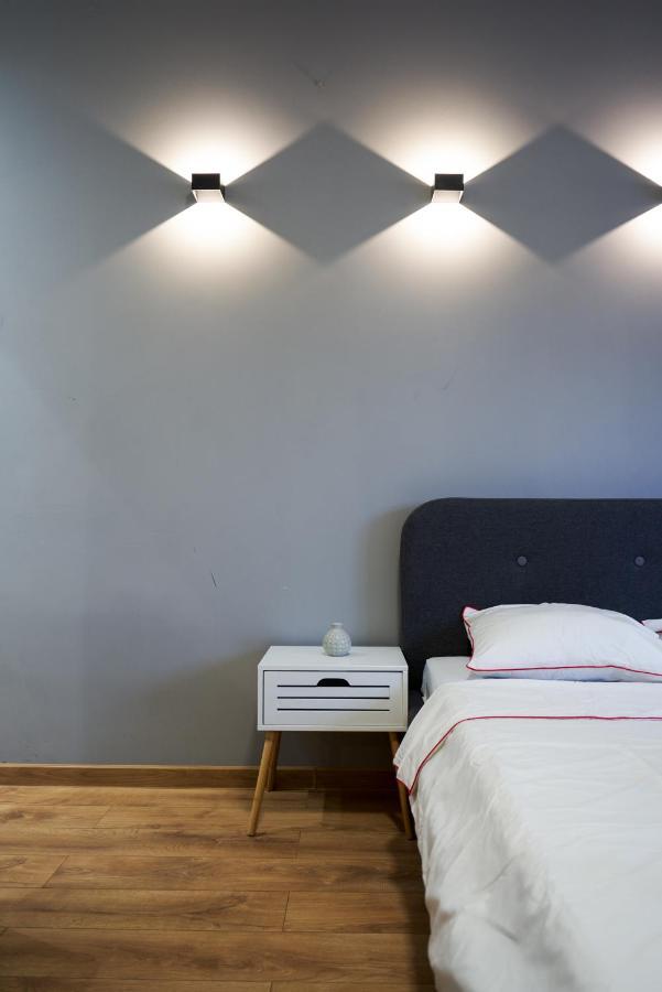 Minimalist Design Apartament In Magheru Bucarest Extérieur photo