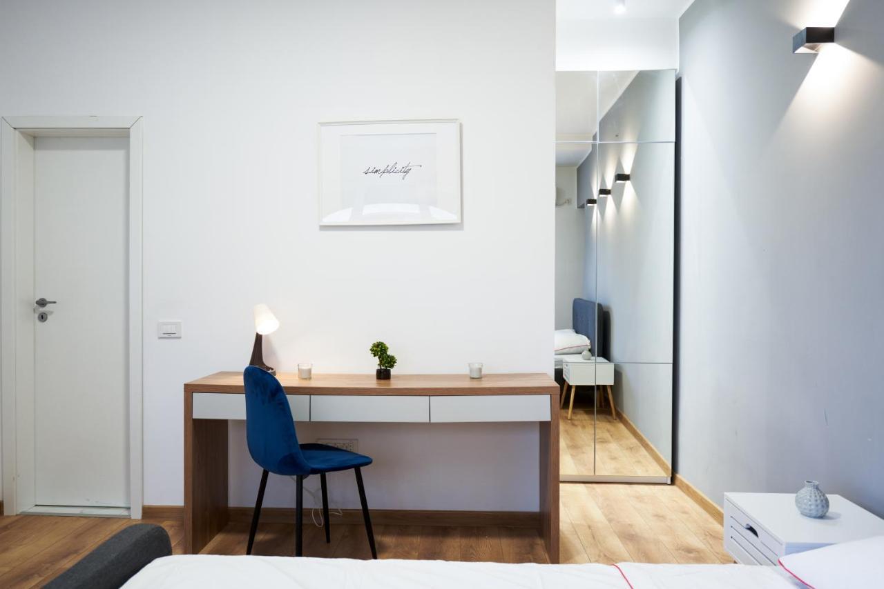 Minimalist Design Apartament In Magheru Bucarest Extérieur photo